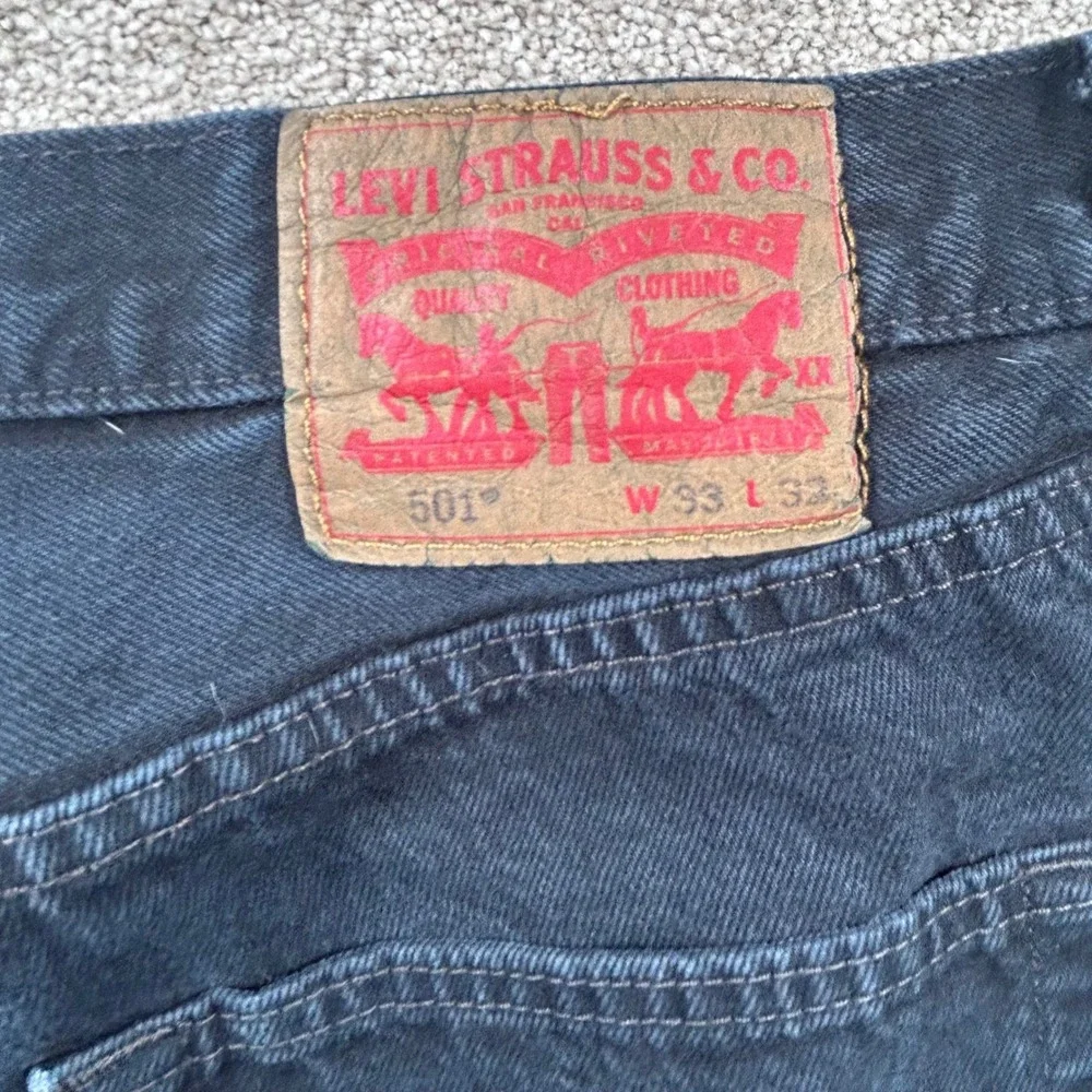 Levis 501 Original Fit Jean Mens 33x32 Faded Black Straight Leg Button Fly 00501